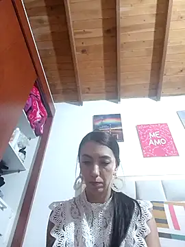 LunaZambrano online show from April 5, 2026, 8:26 pm