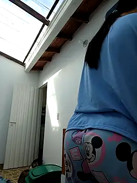 LunaZambrano online show from January 10, 2026, 2:12 pm