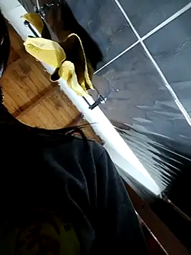 LunaZambrano online show from April 1, 2026, 2:14 pm