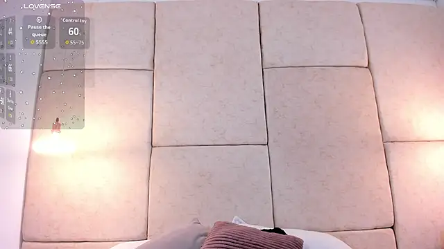 Snapshot of aisha_vs chatting on September 27, 2025, 12:00 pm aisha vs online show from September 27, 2025, 12:00 pm