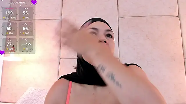 Snapshot of aisha_vs chatting on March 20, 2025, 12:43 pm aisha vs online show from March 20, 2025, 12:43 pm