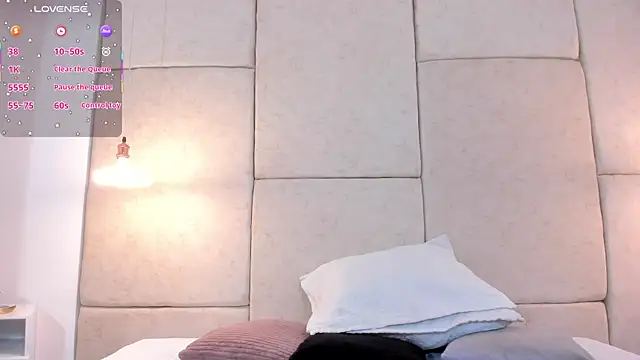 Snapshot of aisha_vs chatting on September 24, 2025, 12:44 pm aisha vs online show from September 24, 2025, 12:44 pm