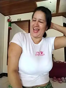 Snapshot of keilymadam chatting on July 15, 2026, 1:29 pm keilymadam online show from July 15, 2026, 1:29 pm