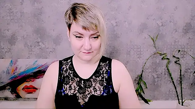 Djullia online show from April 19, 2026, 5:08 am