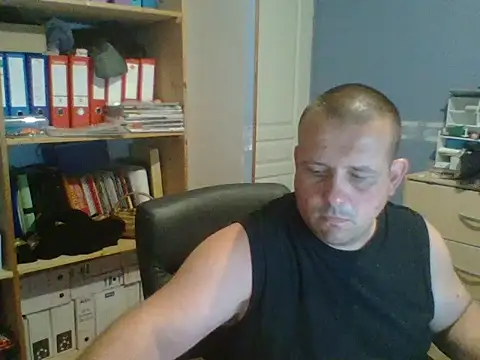 Snapshot of manubm03 chatting on July 16, 2026, 10:45 am manubm03 online show from July 16, 2026, 10:45 am