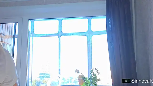 sinteas online show from September 15, 2025, 2:17 pm