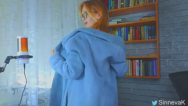 sinteas online show from March 7, 2025, 4:33 pm