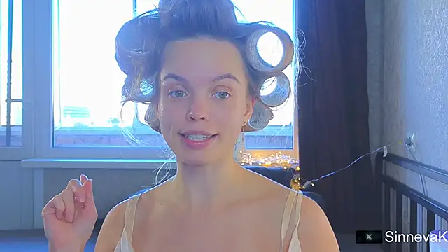 sinteas online show from September 29, 2025, 1:06 pm