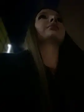 KrisMagnoly online show from December 29, 2024, 6:05 pm