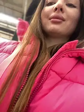 KrisMagnoly online show from January 18, 2026, 6:11 pm