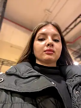 KrisMagnoly online show from December 4, 2025, 11:31 am