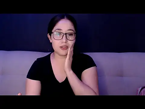 Snapshot of YummymeowW chatting on June 13, 2026, 12:52 am YummymeowW online show from June 13, 2026, 12:52 am