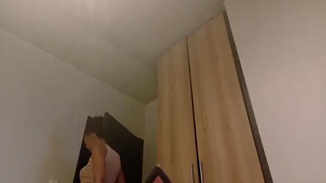 RoyalNerfititi online show from February 3, 2026, 12:10 am