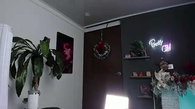 Katiehill 1 online show from January 11, 2026, 9:55 pm