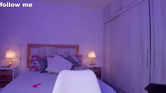 mia hank online show from March 14, 2025, 11:45 am