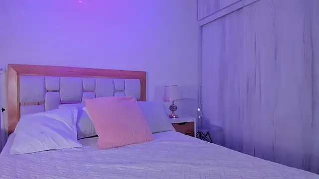 mia hank online show from February 18, 2026, 11:39 am