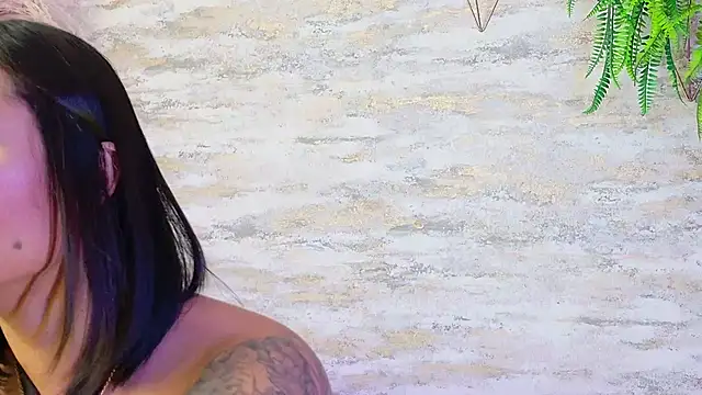 Lea Foster online show from March 6, 2025, 7:21 pm