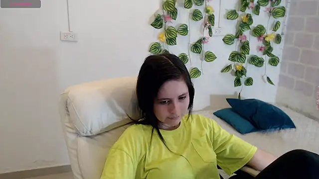 tania sweet   online show from October 6, 2025, 4:08 pm