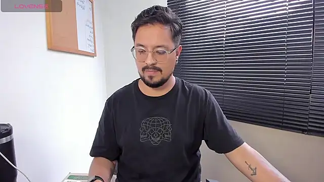 DaviidEvans  online show from December 21, 2024, 5:29 pm