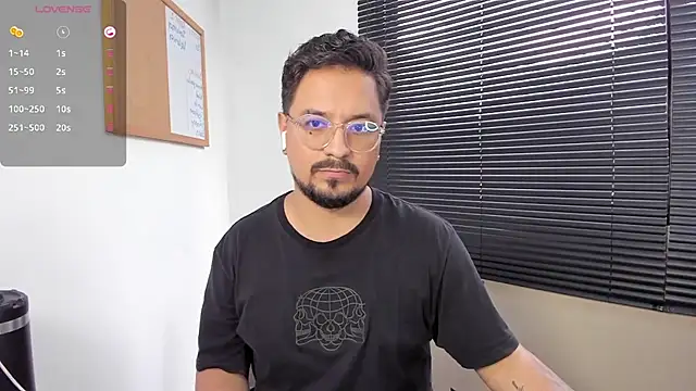 DaviidEvans  online show from December 21, 2024, 8:32 pm