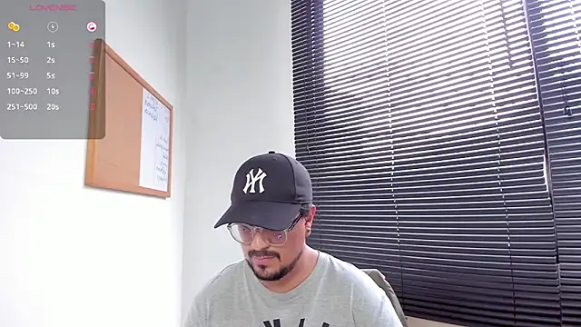 DaviidEvans  online show from December 2, 2024, 5:21 pm