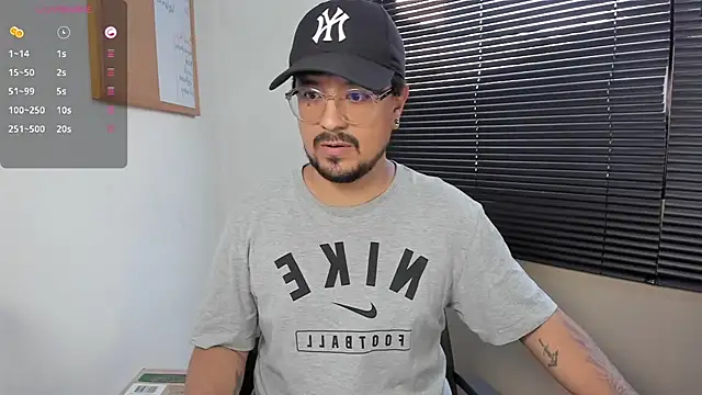 DaviidEvans  online show from December 2, 2024, 10:07 pm