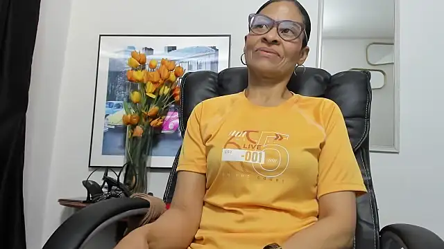 Aries Mature online show from October 19, 2025, 3:04 pm