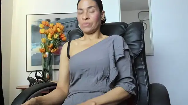 Aries Mature online show from October 30, 2025, 12:47 pm