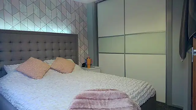 FluffyGalore online show from December 5, 2024, 12:50 pm