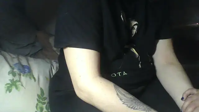 Alma Evelynne online show from February 12, 2026, 8:19 pm