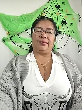   valentina18 online show from October 11, 2025, 1:12 pm