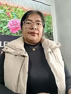   valentina18 online show from March 19, 2026, 12:49 pm