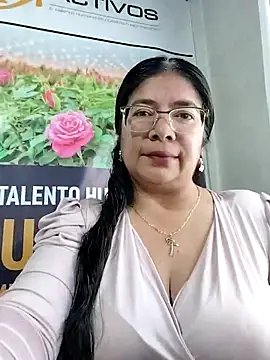   valentina18 online show from February 9, 2026, 1:42 pm