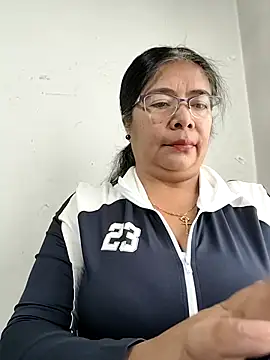   valentina18 online show from October 31, 2025, 1:08 pm