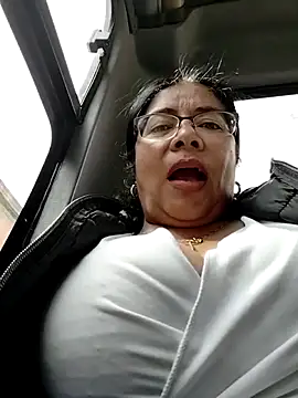   valentina18 online show from October 1, 2025, 7:51 pm