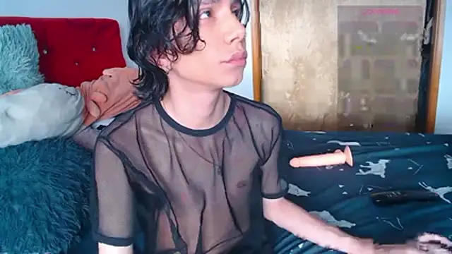 LAICK 01 online show from December 17, 2025, 9:42 pm