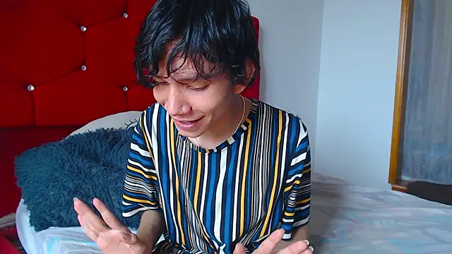 LAICK 01 online show from March 18, 2026, 6:09 pm