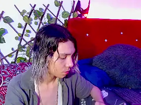 LAICK 01 online show from December 3, 2024, 9:06 pm