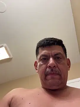 Snapshot of pumaHotz chatting on March 7, 2025, 10:21 pm pumaHotz online show from March 7, 2025, 10:21 pm