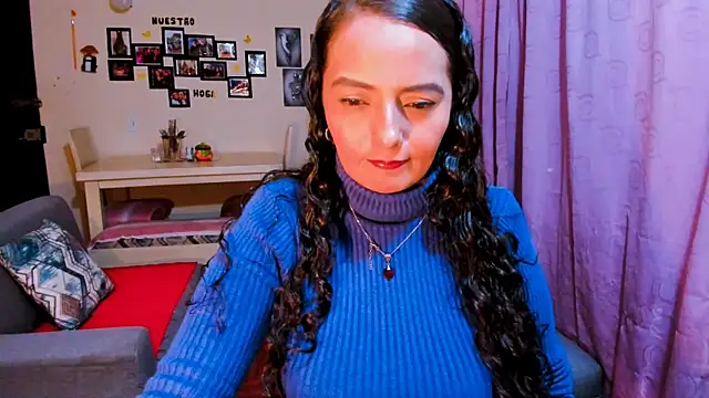 emma luxy online show from March 31, 2026, 11:51 pm