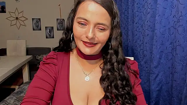 emma luxy online show from September 14, 2025, 12:22 am