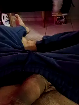 Santosgui14 online show from November 14, 2025, 11:30 pm