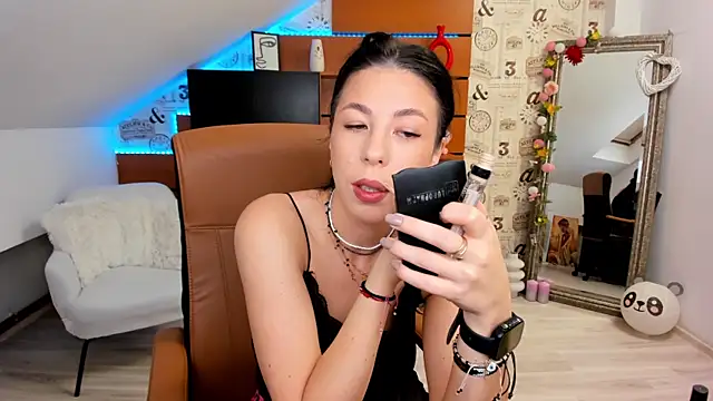 EmillyTaylor online show from September 22, 2025, 3:45 am