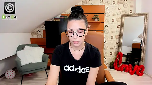 EmillyTaylor online show from March 22, 2025, 4:56 am