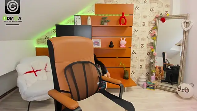 EmillyTaylor online show from January 13, 2026, 4:49 am