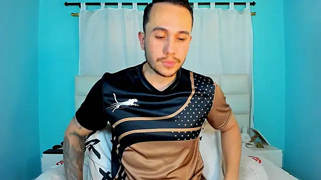 juan  jimenez online show from November 18, 2025, 1:43 am