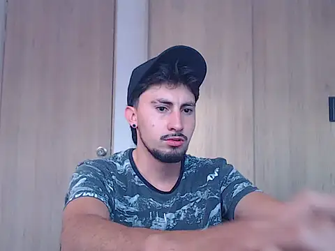 ChrisDamon online show from November 25, 2025, 11:32 am