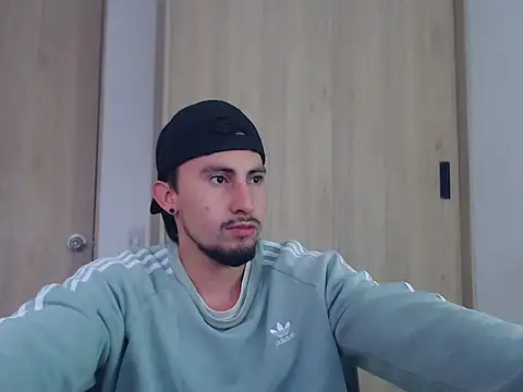 ChrisDamon online show from November 4, 2025, 11:58 am