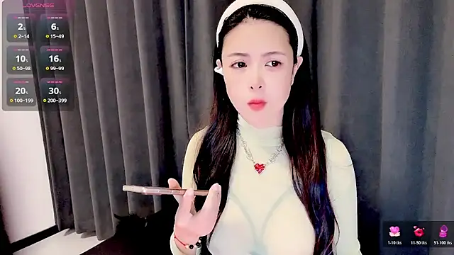 candy-yiyi online show from May 14, 2026, 1:57 am
