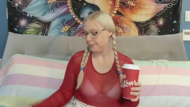 SaraBearXo online show from September 12, 2025, 12:27 pm